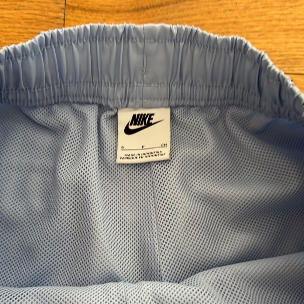 Nike Blue shorts Lightweight Elastic Fit - Picture 4 of 12